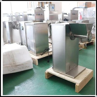 100kg / H-1000kg / h Maszyna do granulacji na sucho Granulator oscylacyjny typu Yk